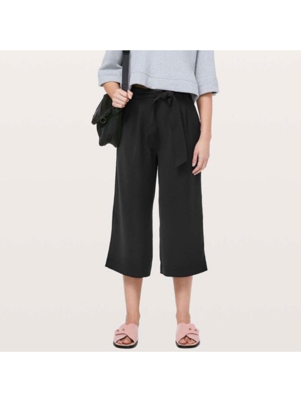 Lululemon Noir Crop Black Tie-Front wide leg Culottes Size 6 Pockets Minor Flaw